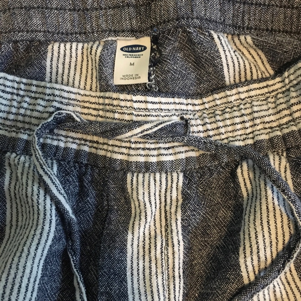 Old Navy Linen Capri pants